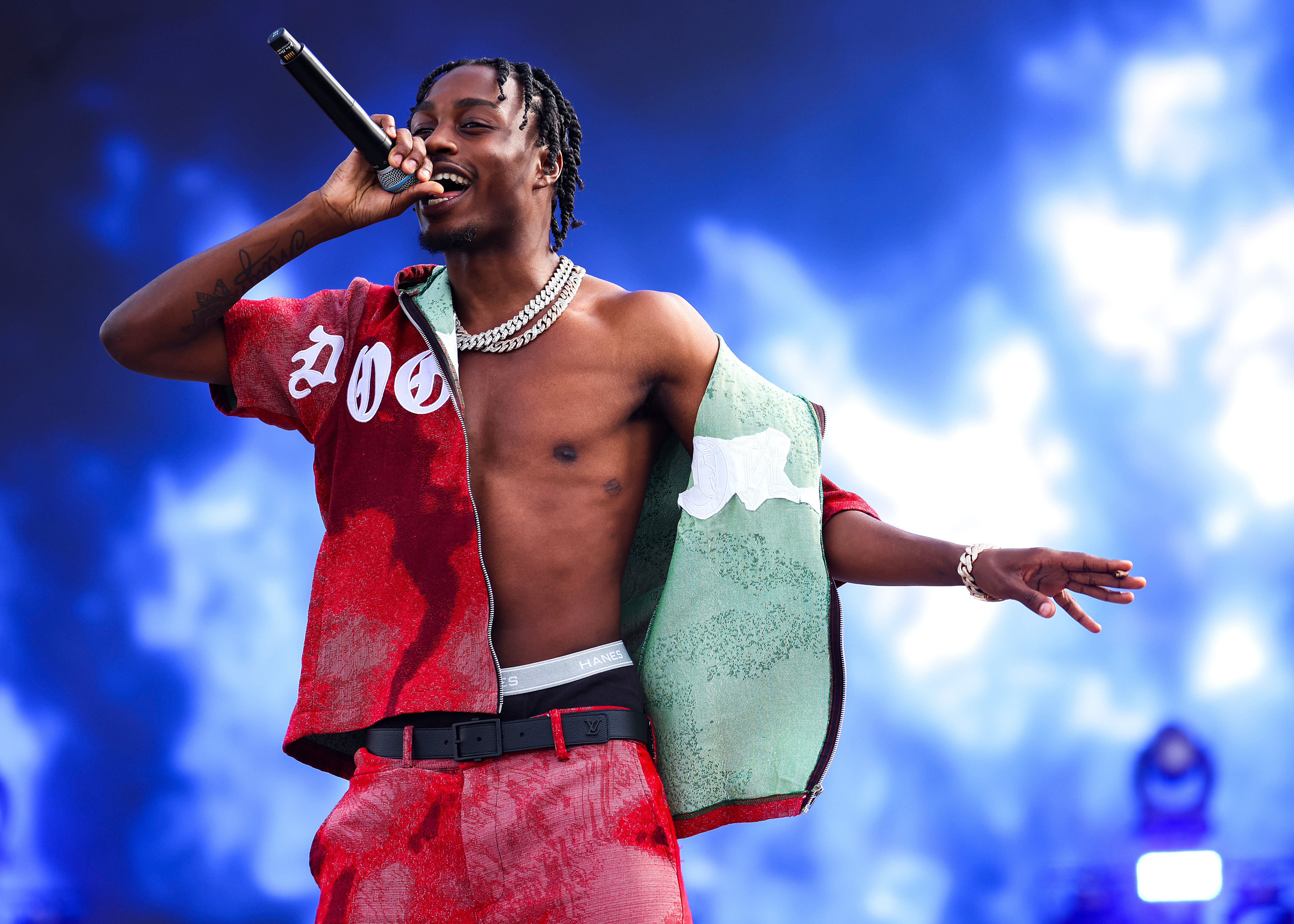 Rapper Lil Tjay arrested in connection with Offset shooting at Florida ...