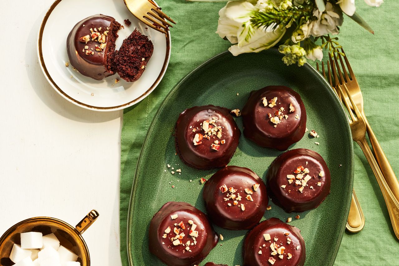 48 Chocolate Cakes That Get Better With Every Bite - AOL