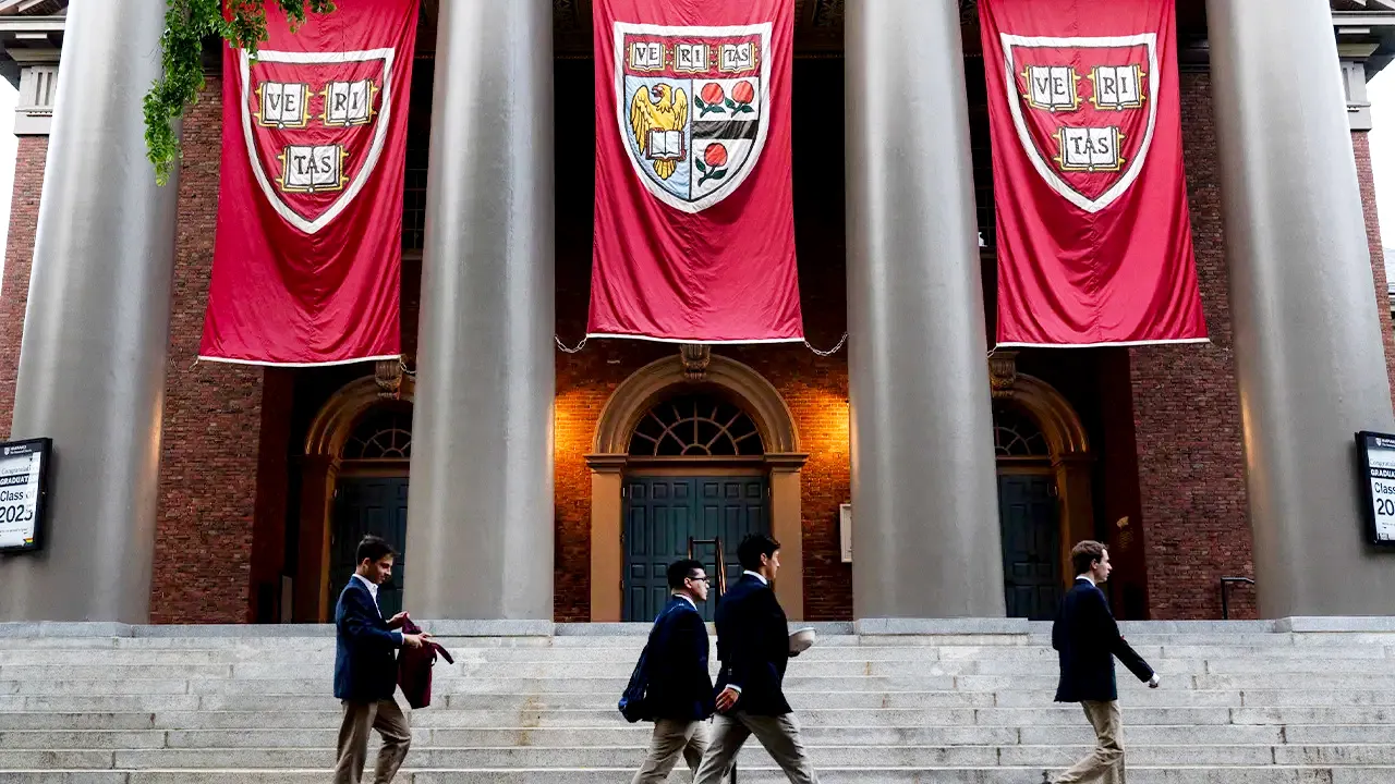Harvard students revolt over new grading policy they call ‘racist’ - AOL
