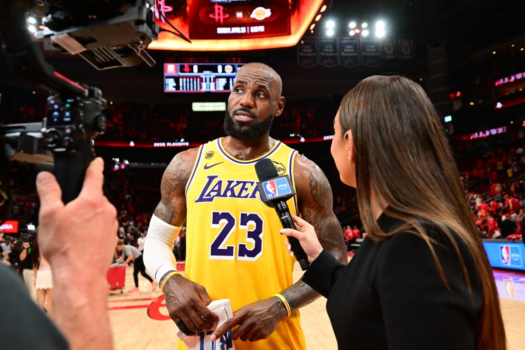 Inside half-empty arena, this is how LeBron James, Lakers broke Rockets ...