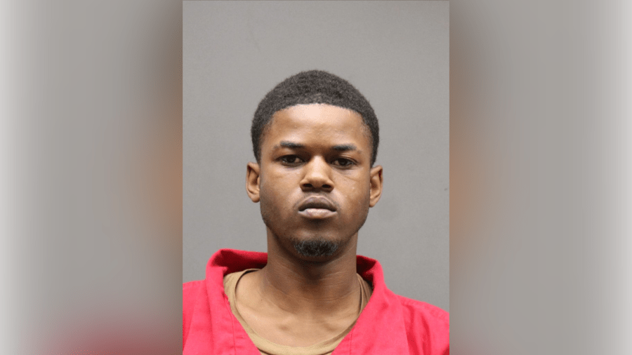 19-year-old charged with murder in Jackson park shooting - AOL