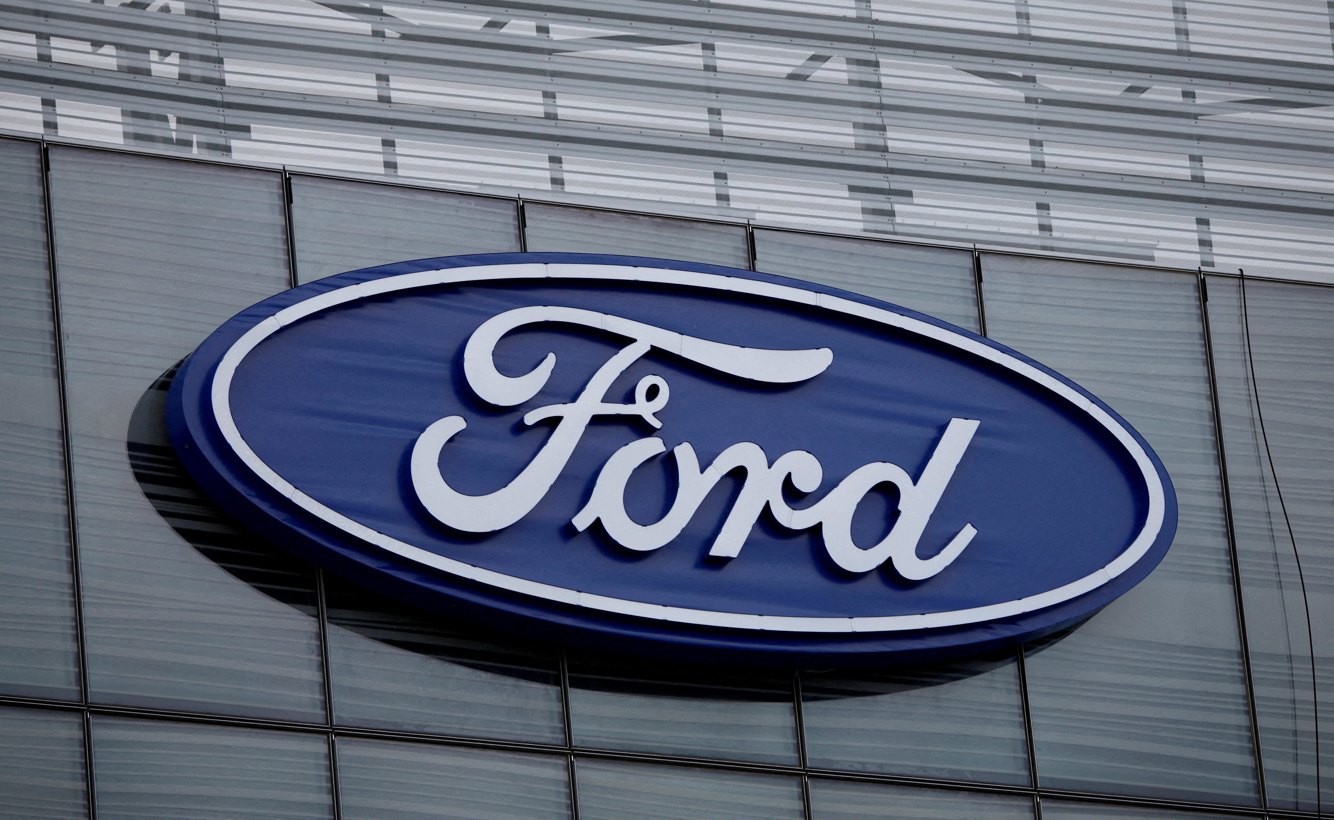 Ford Roa Ford sees big Q1 boost, raises annual profit expectation - AOL