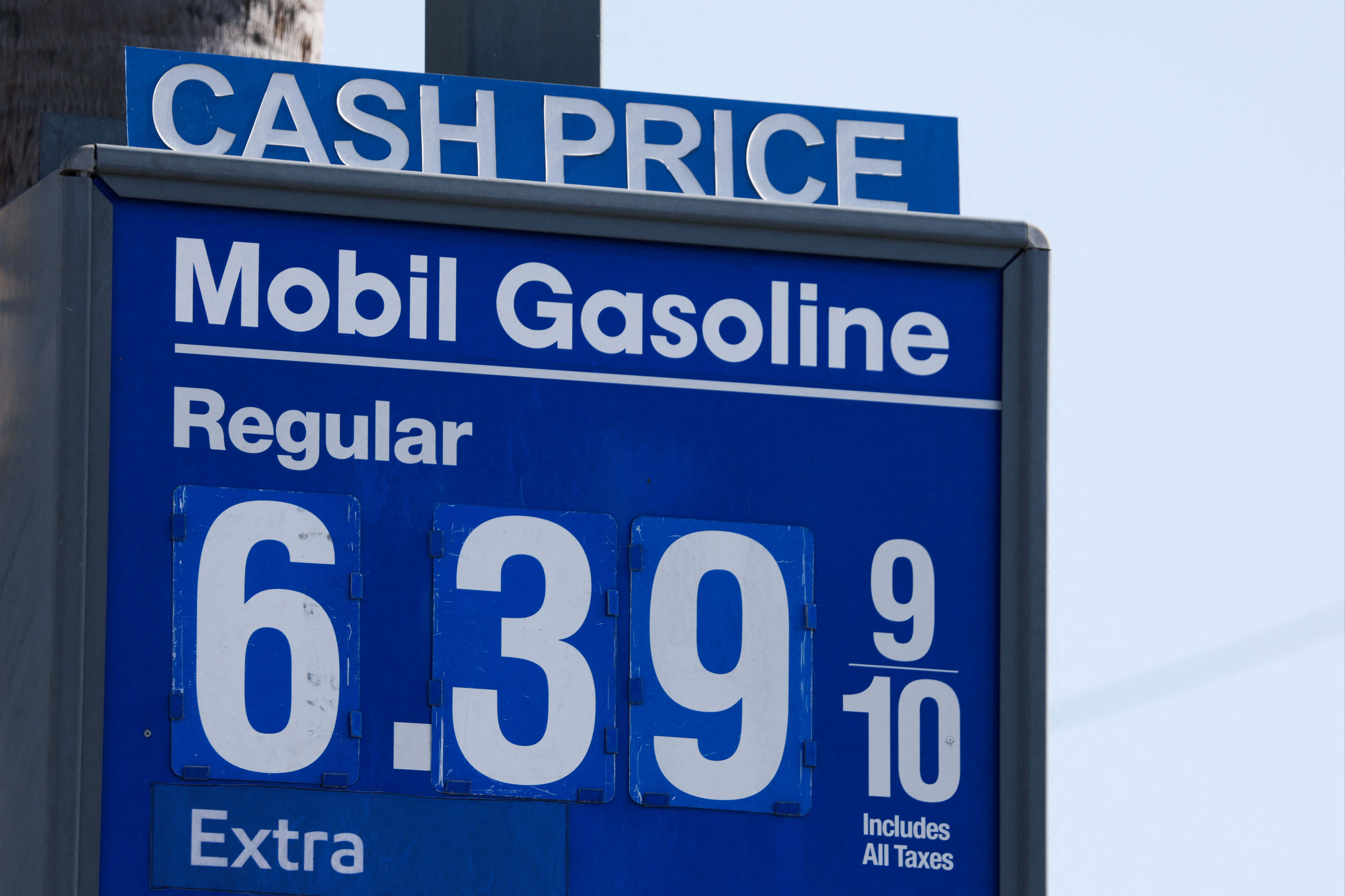 Average price of LA gas hits horror-show levels not seen since 2023 - AOL