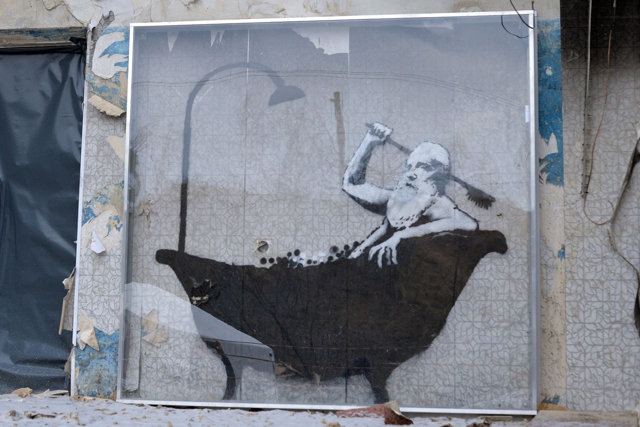 Recently unmasked artist Banksy erects politically charged statue