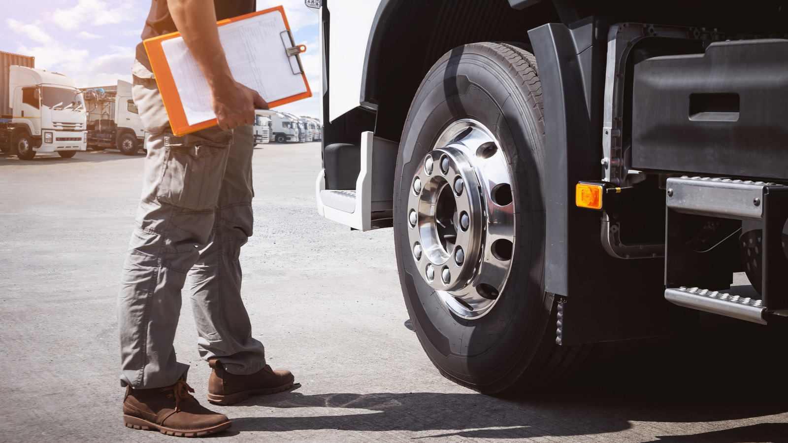 The Major Difference Between Semi Truck And Car Tires - AOL