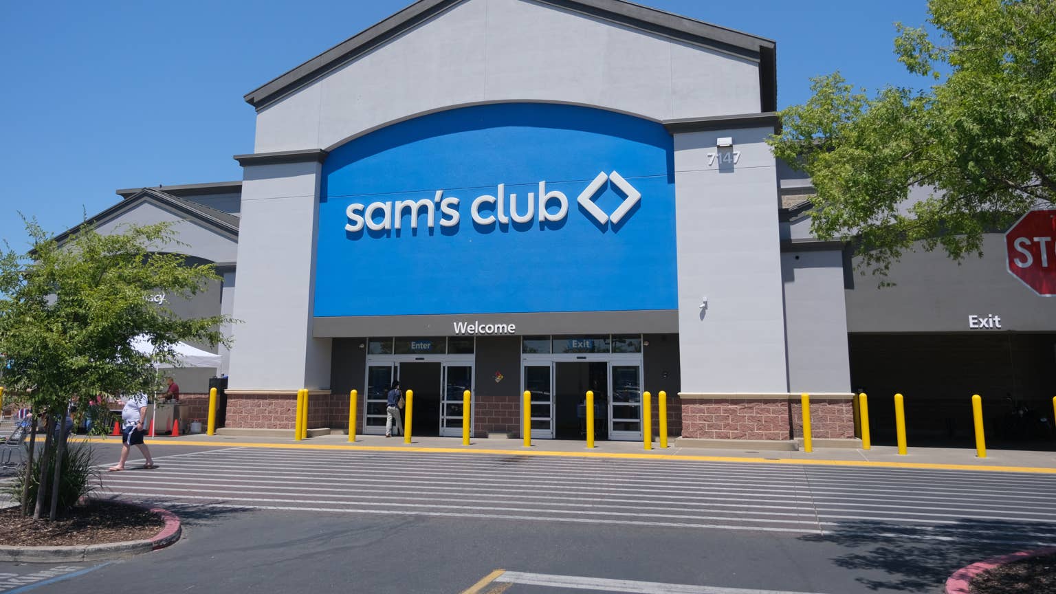 Sam Club Raisin Picture A New Seasonal Muffin Pack at Sam’s Club Brings a Fresh Mix of Flavors ...