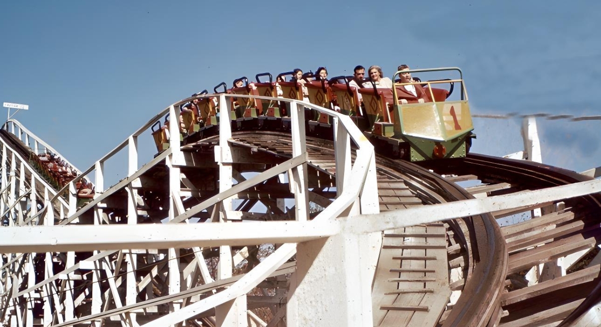 17 Legendary Roller Coasters from the ’70s Everyone Misses - AOL