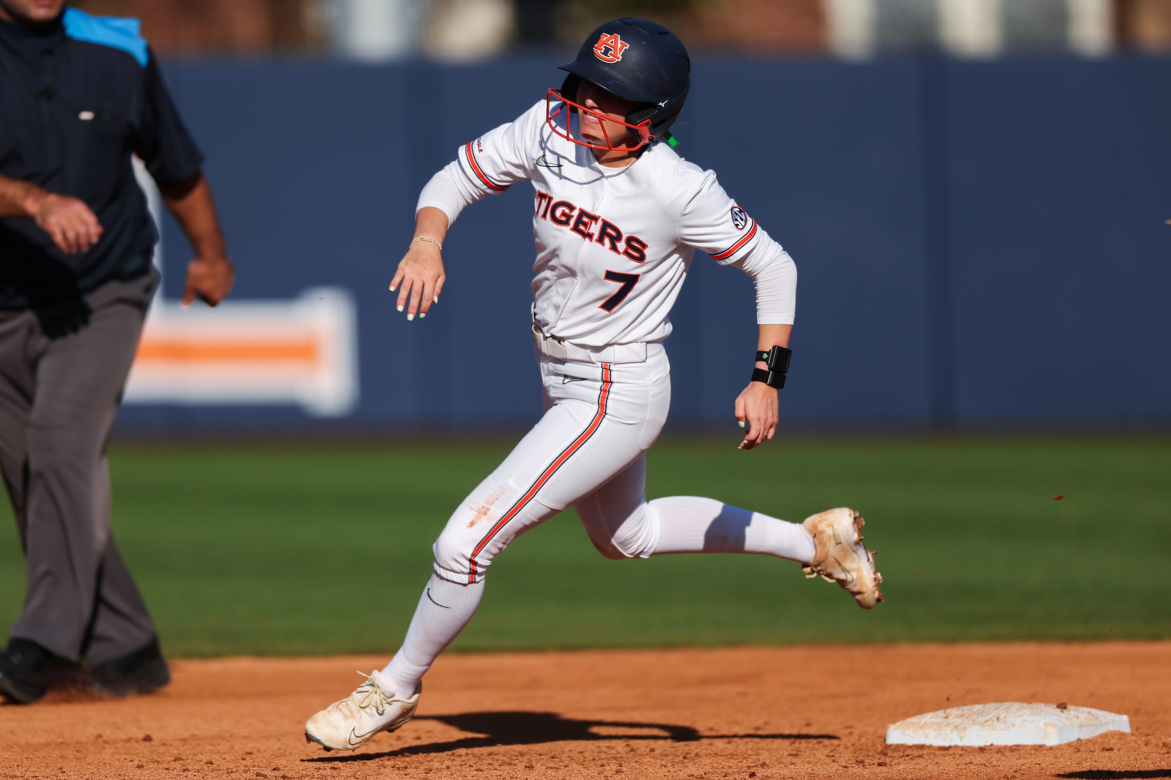 Auburn softball loses to Florida in third round in SEC Tournament - AOL