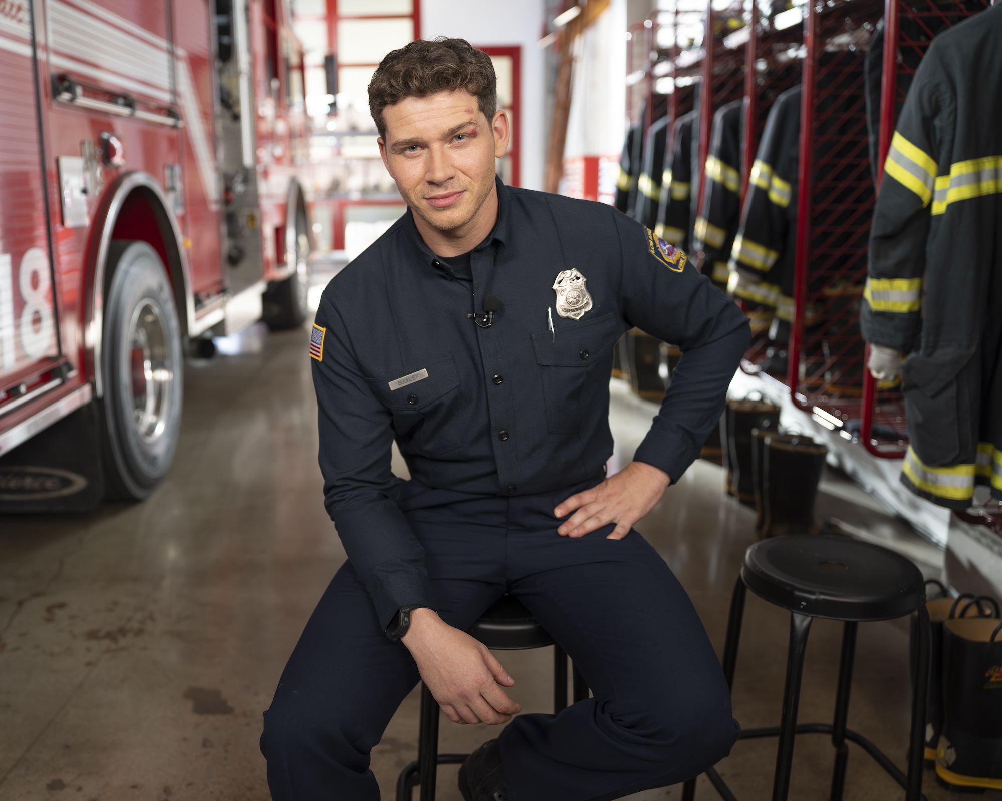Appregensive 9-1-1’s Oliver Stark Was ‘Apprehensive’ About Buck’s Season 9 Finale ...
