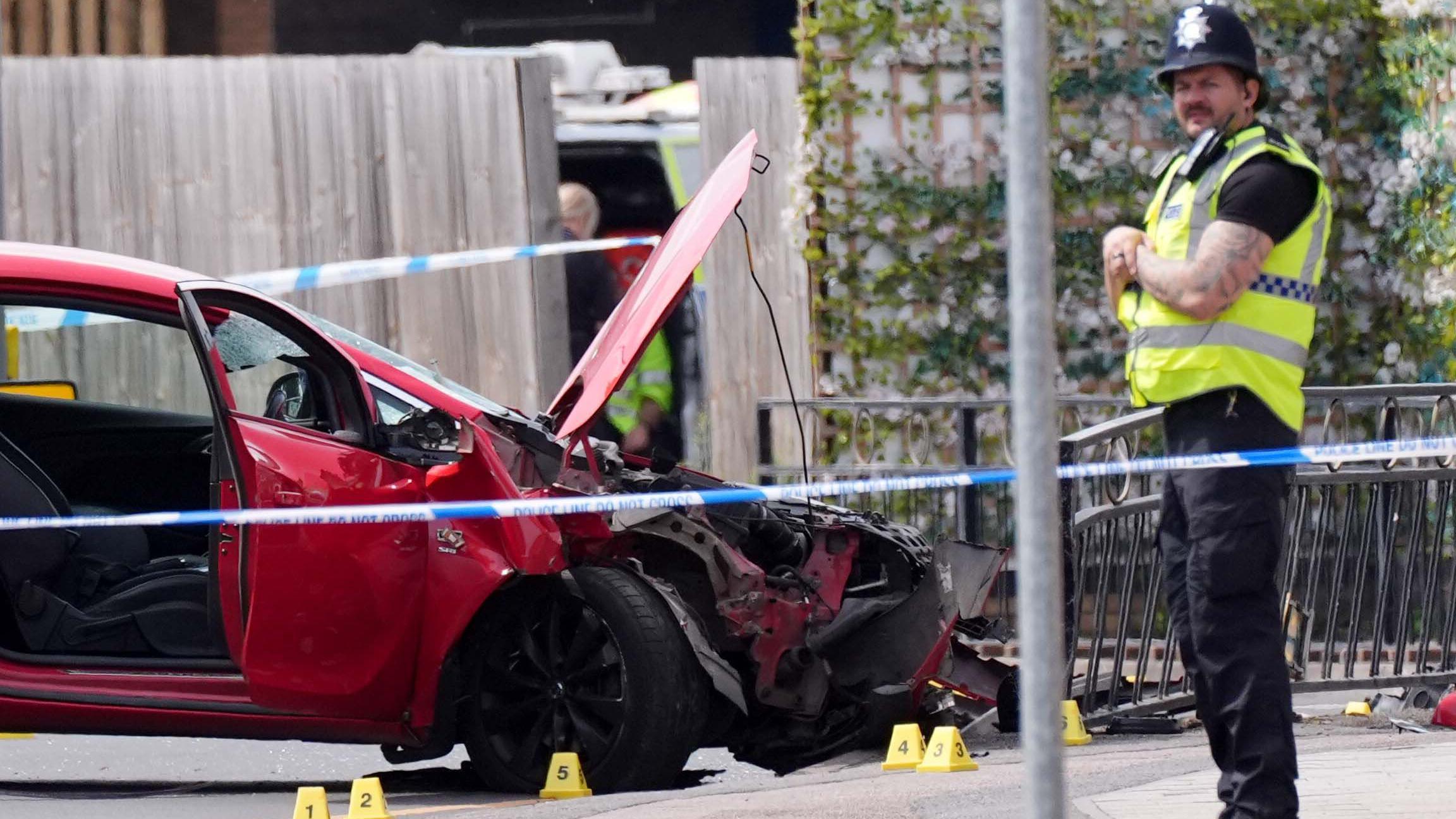 Man critically injured after car hits pedestrians - AOL