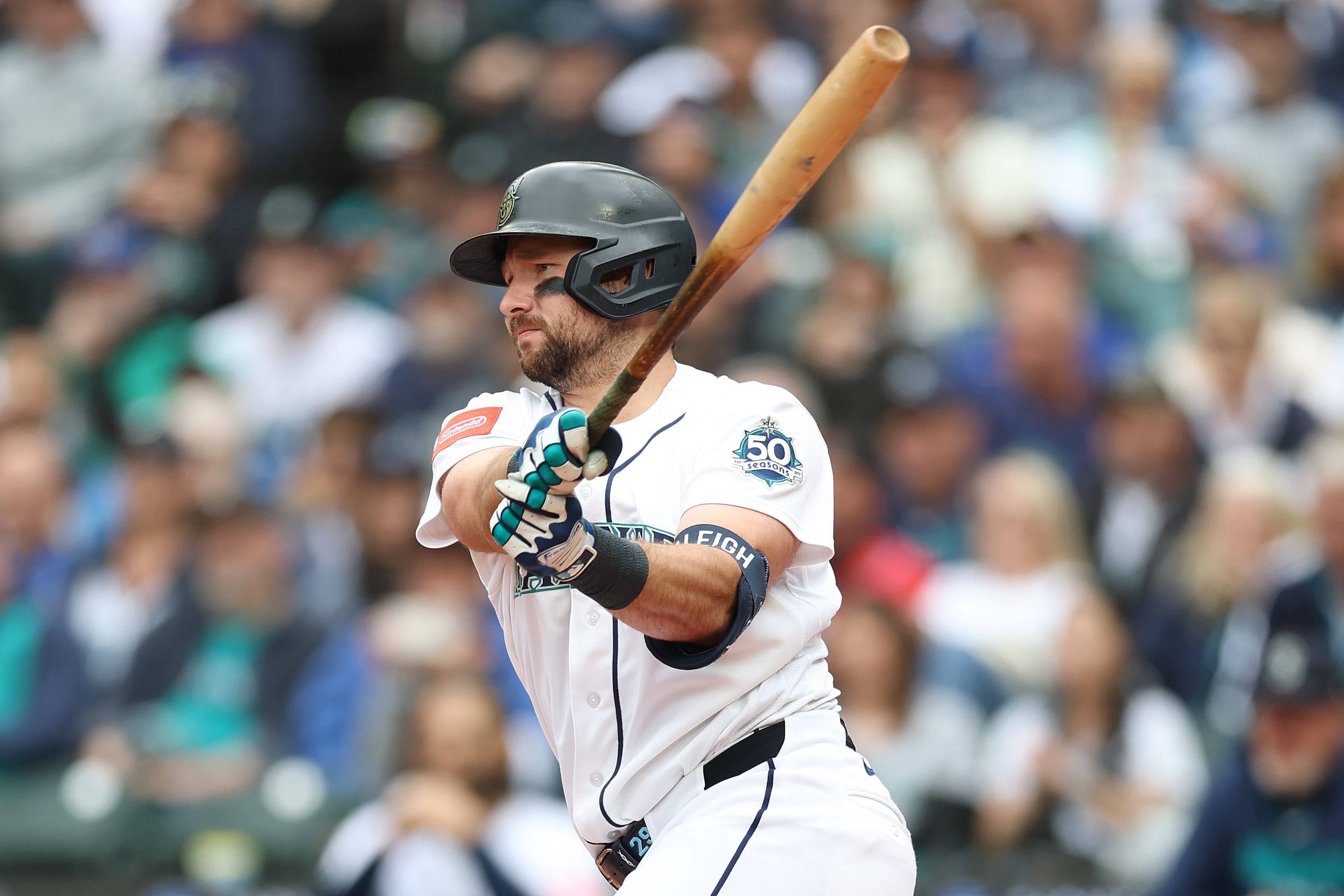 Mariners' Cal Raleigh ends hitless streak with unconventional approach ...