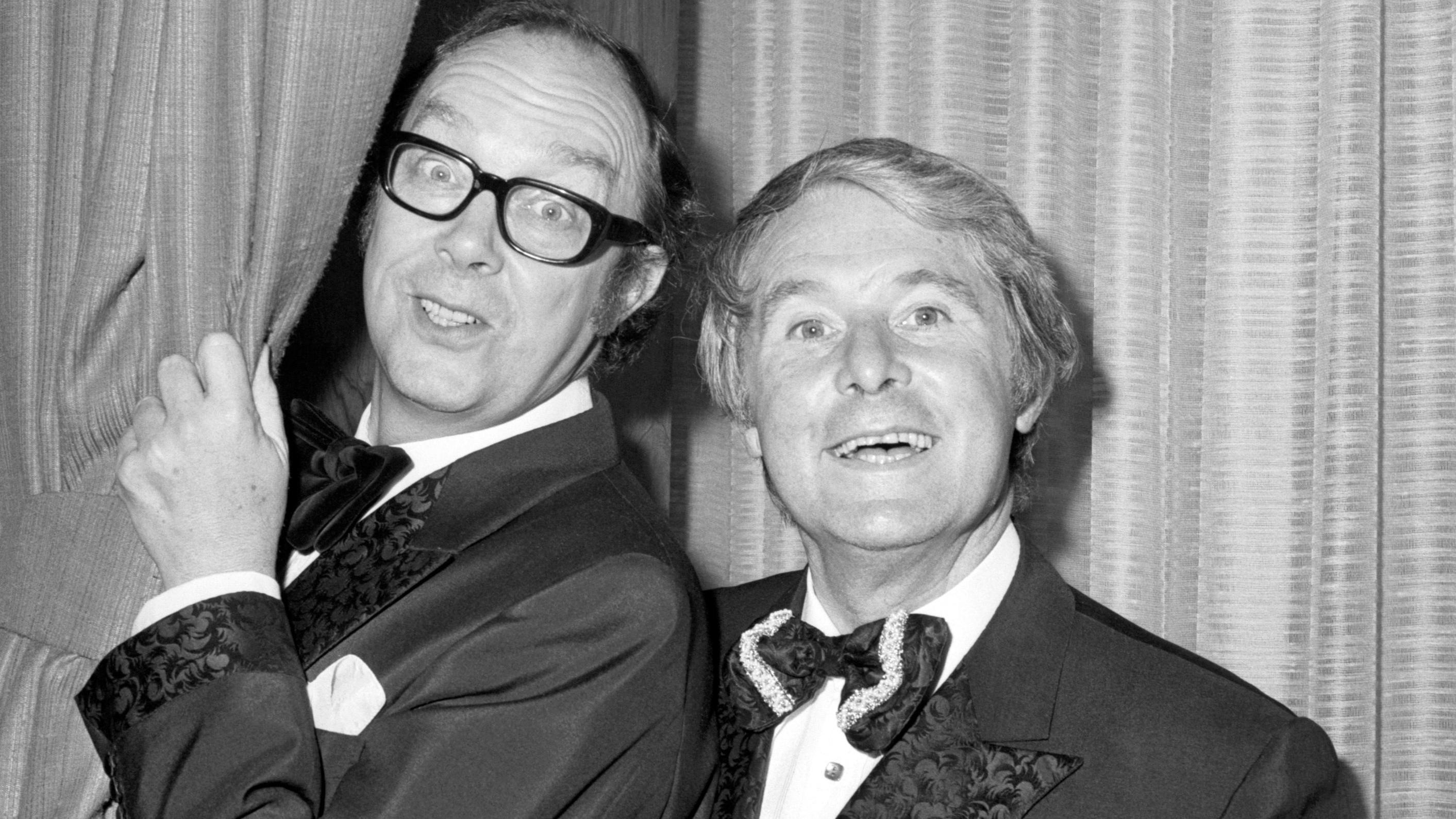 New Eric Morecambe mural unveiled for centenary - AOL