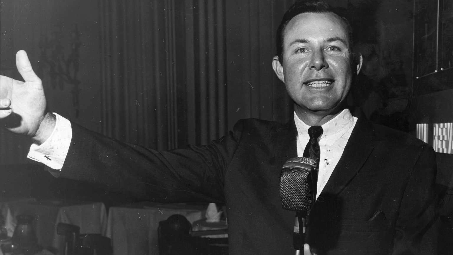 How Jim Reeves' 'Distant Drums' Became a Historic Posthumous Hit 60 ...