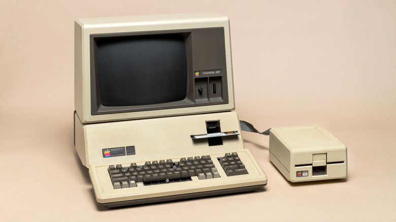 Apple Disaster 14 Of Apple's Biggest Design Disasters Of All Time - AOL