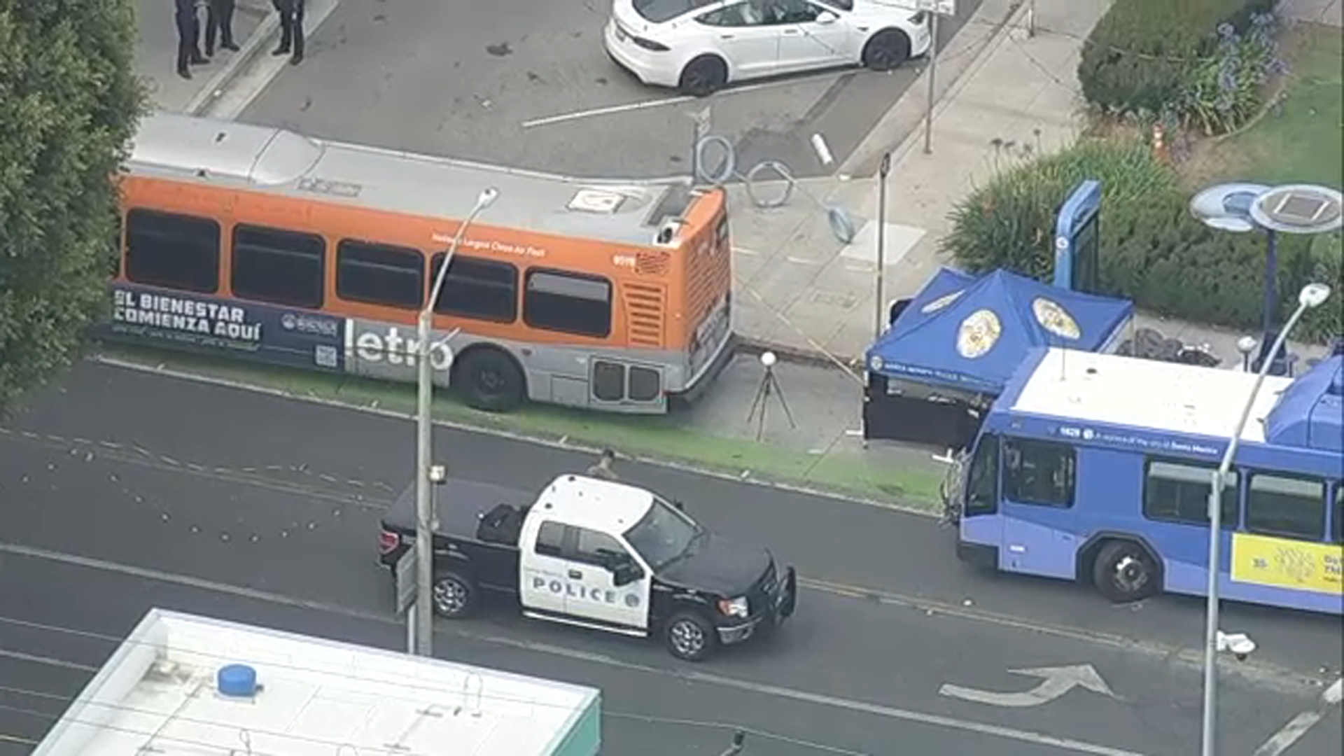 Pedestrian killed in Metro bus crash near the Santa Monica Pier, police ...