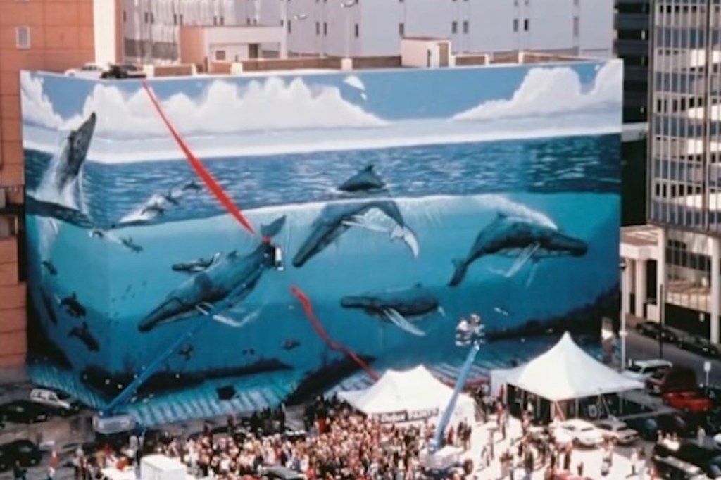 パグ アートフォト「What's up？」デンマーク　レア Artist Wyland outraged as Dallas, FIFA paint over his iconic whale