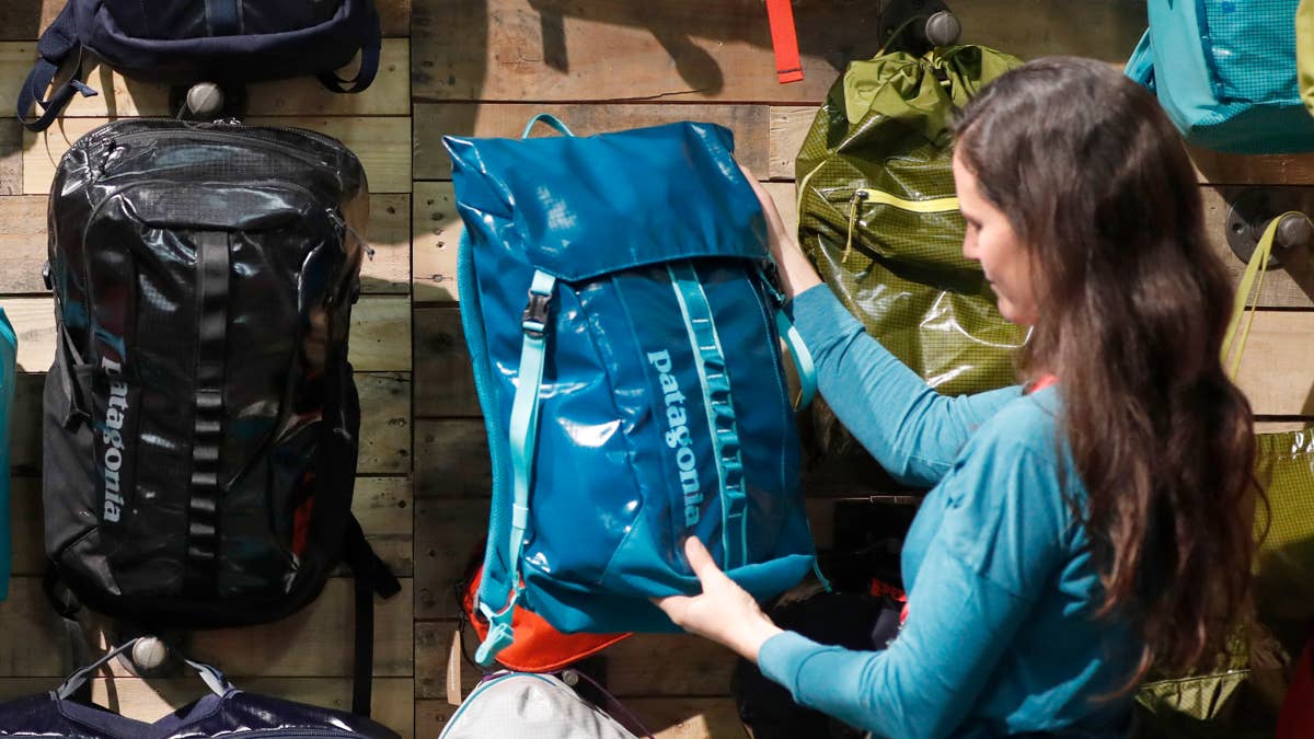 patagonia sling bags for women Atom 8L Bag in Arrow Red | 48261-ARWD promo_Free Shipping* with Code: FREESHIP_06/25/2026_06/27/2026_FREESHIP Osprey Farpoint Fairview Travel and adjustable exterior compression Color:TNF Black/TNF Black-NPF