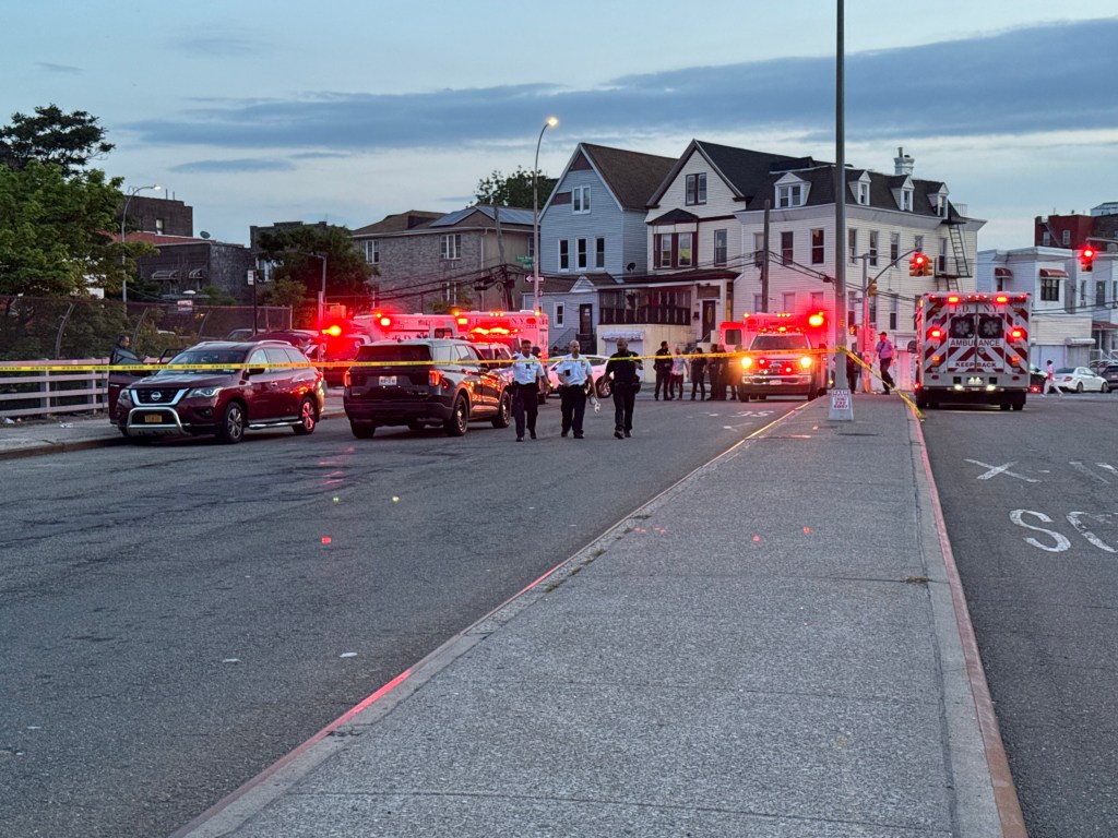 Two kids injured after gunfire shatters windshield of NYC mom’s car ...