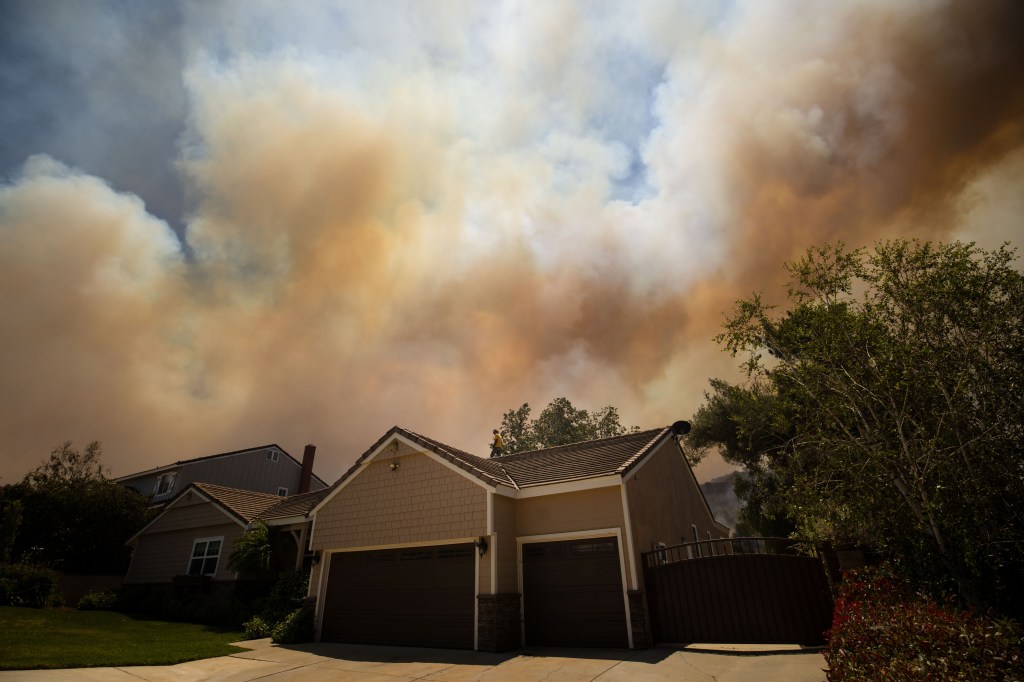 Sandy Fire Sandy Fire torches home, triggers mass evacuations at zero containment ...