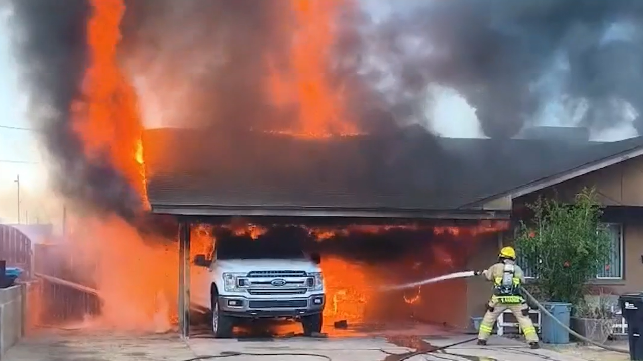West Phoenix house fire leaves five people displaced - AOL