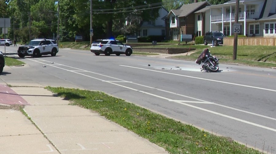 Des Moines police identify motorcyclist killed in crash - AOL