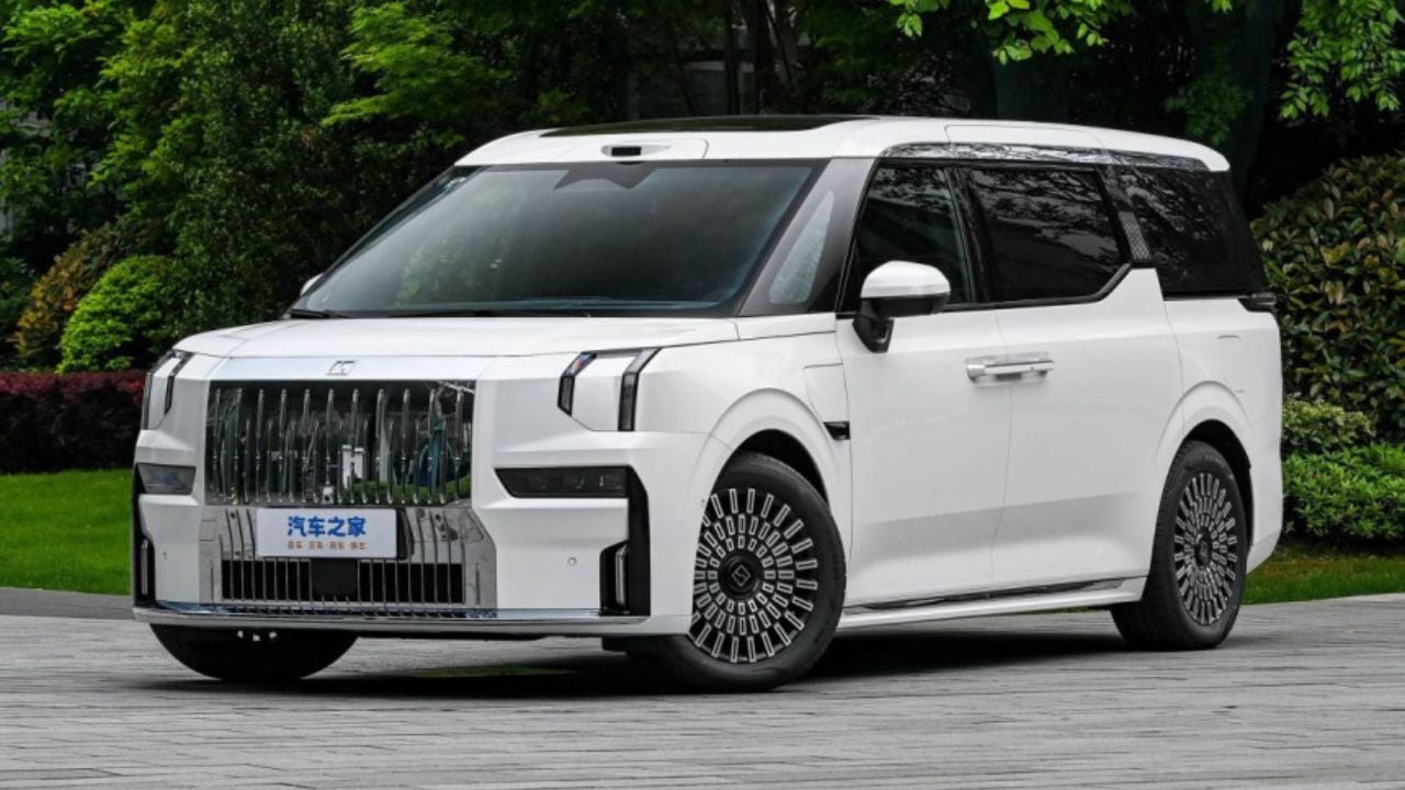 Zeekr 009 Brings 925 Horsepower To China’s Luxury Electric Van Market - AOL