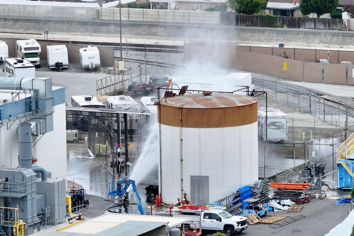 Toxic explosion feared at California chemical plant as 40,000 nearby ...