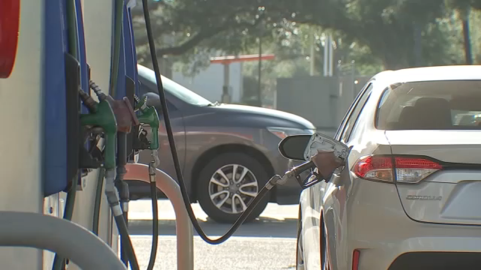 Experts believe we could see record-breaking gas prices this summer - AOL