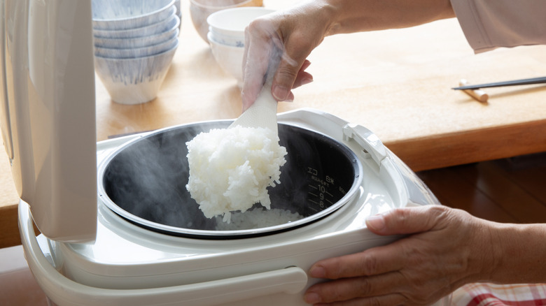 The Key To Chinese Restaurant-Style White Rice Is Simpler Than You ...
