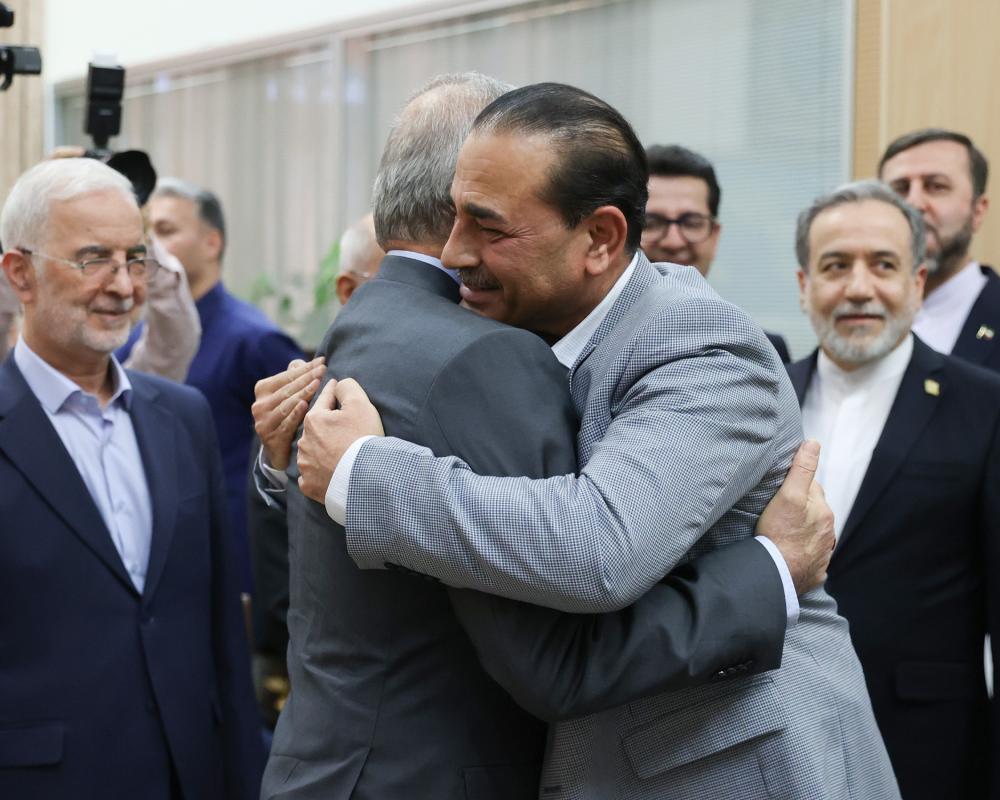 Trump claims peace deal with Iran ‘largely negotiated’ with strait of ...