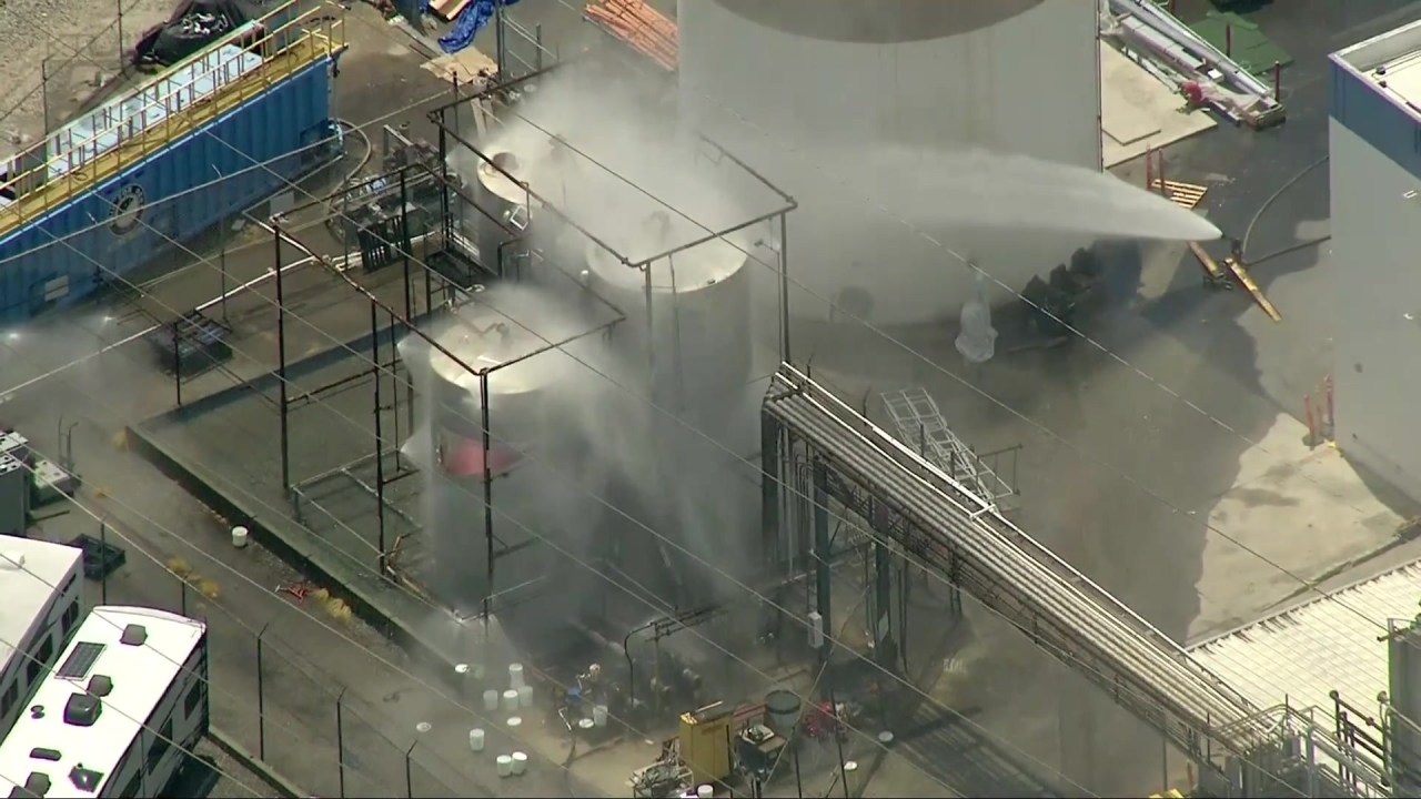 Tank Comedically Exploding Thousands evacuated as 34,000-gallon tank spewing toxic chemicals in ...