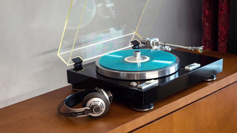Belt-Drive Vs. Direct-Drive Turntables: What's The Difference? - AOL
