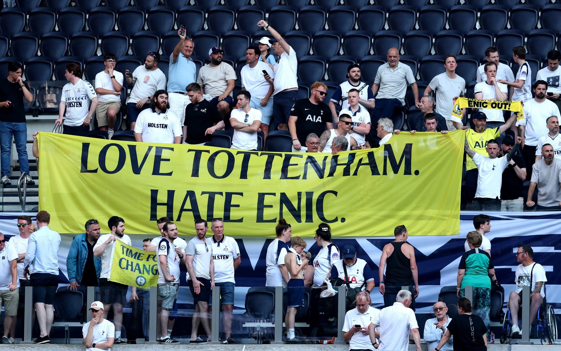 Tottenham hold their nerve to survive on a day of agony - AOL