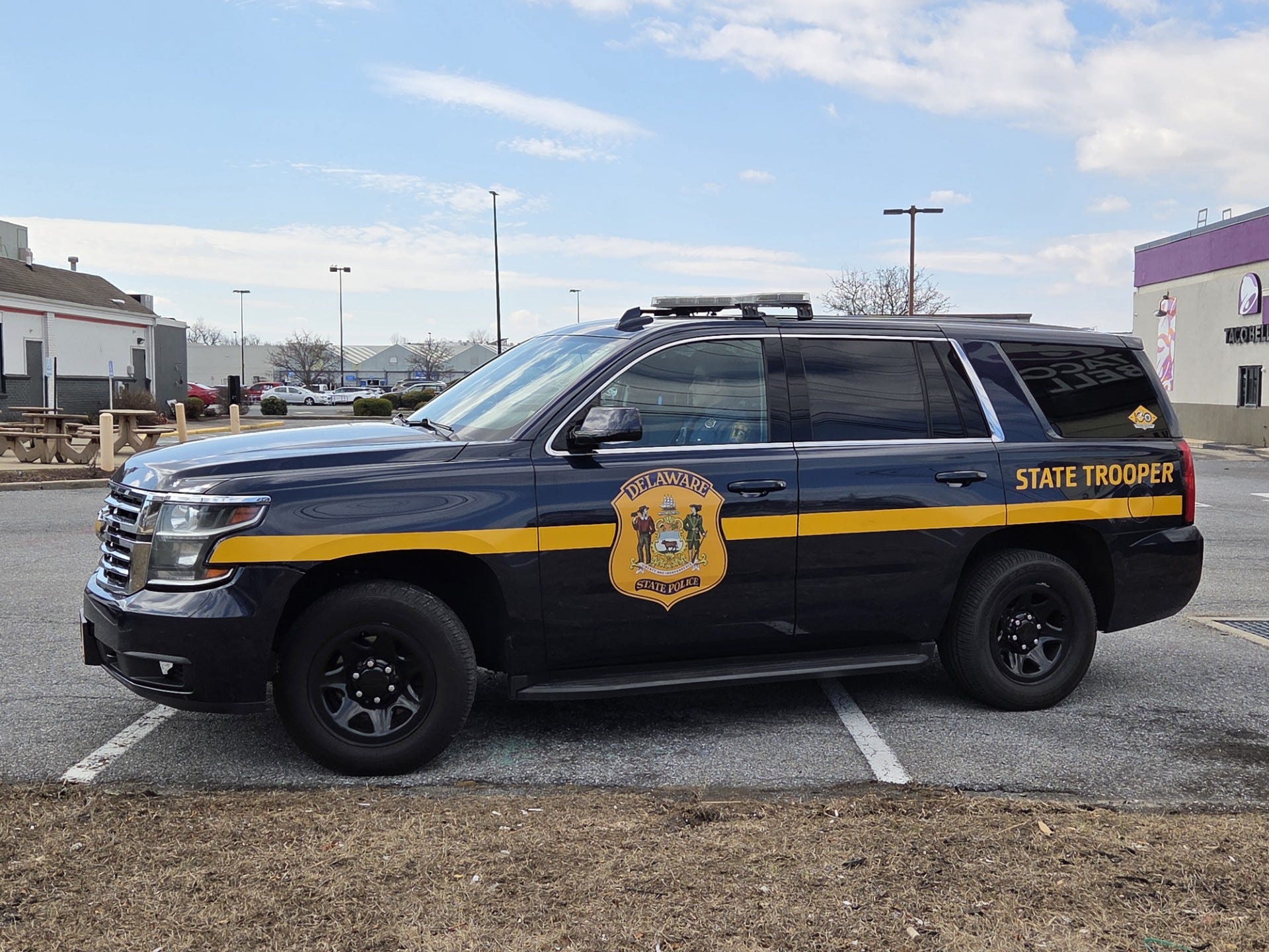 Police ID Lincoln man killed after car leaves road near Harrington - AOL