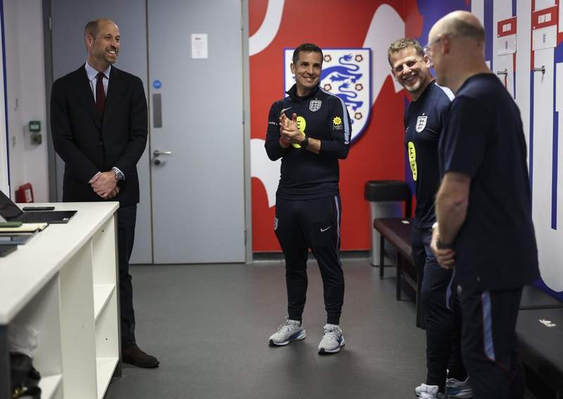 Prince William meets the unsung heroes of England's footballing success ...