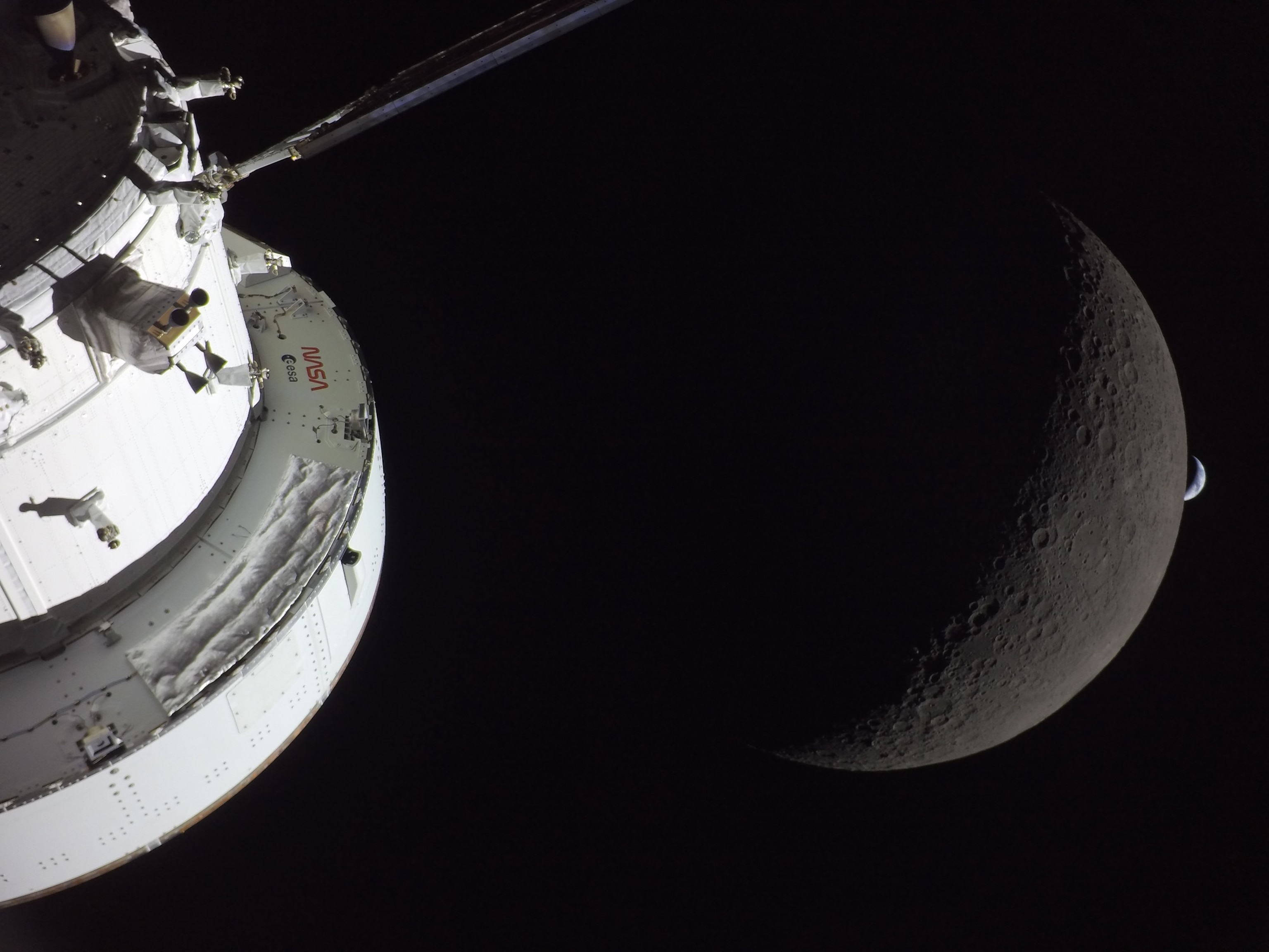 NASA reveals new details on plan to build a base on the moon - AOL
