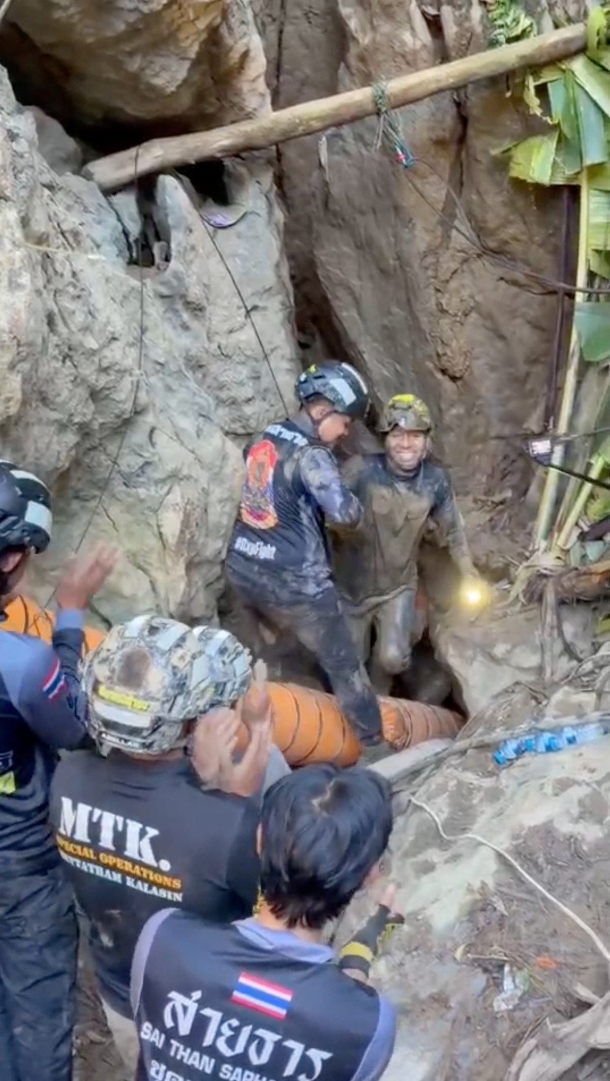 Finnish cave diver recalls ‘emotional’ moment Laos villagers were found ...