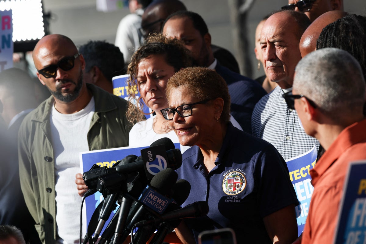 Karen Bass brushes off Spencer Pratt as LA mayor battle heats up - AOL