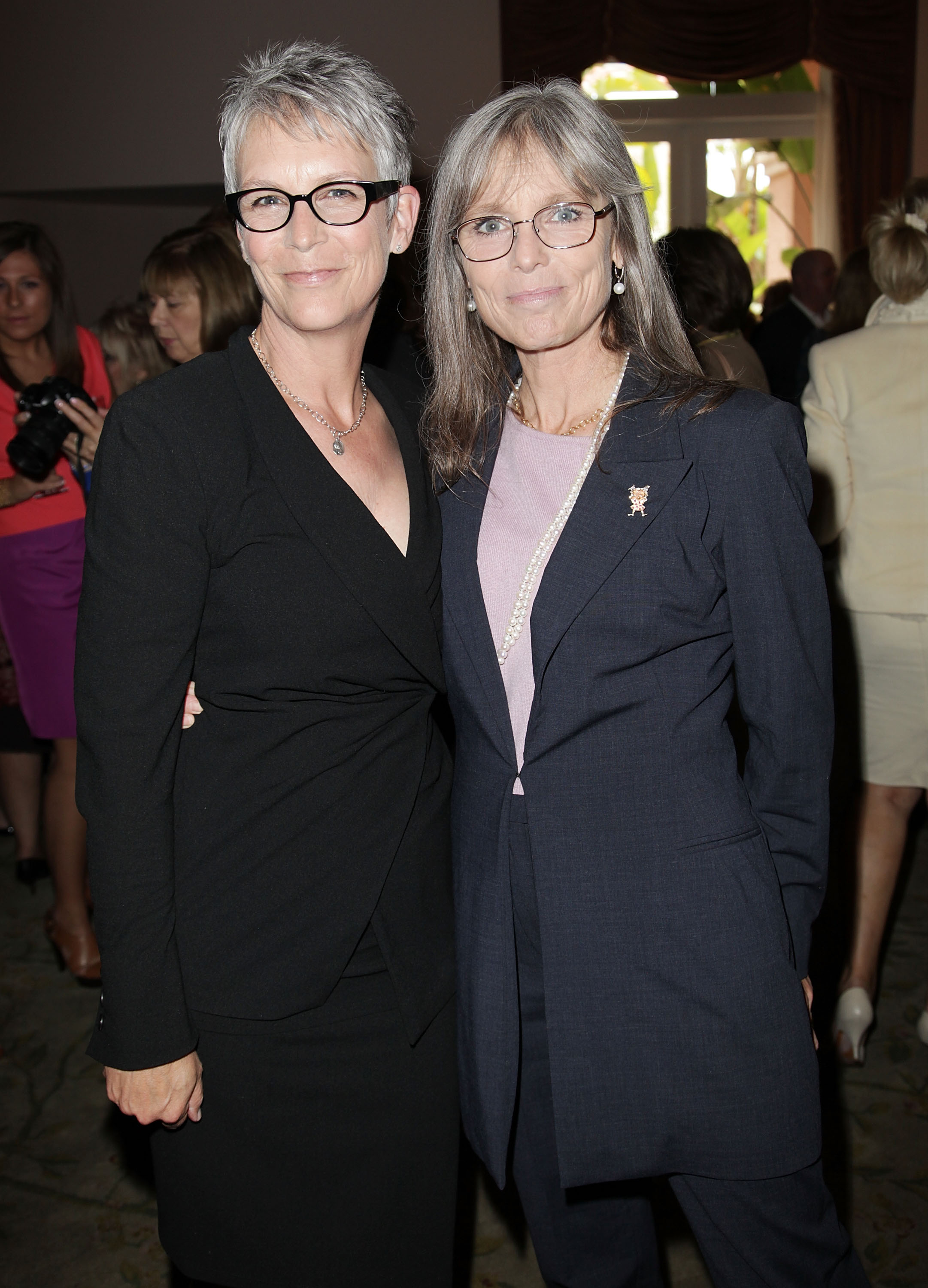 Jamie Lee Curtis’ older sister, Kelly Lee, dead at 69: She’s ‘at peace ...