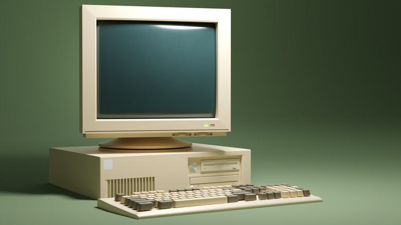 What Happened To CompUSA? Why The Nostalgic Tech Store Failed - AOL
