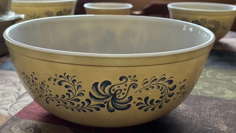 The Most Valuable '70s Vintage Pyrex To Score At The Thrift Store