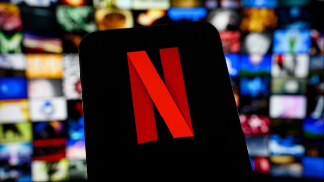 5 Seasons of Canceled Sitcom & All TV Series Leaving Netflix in June ...