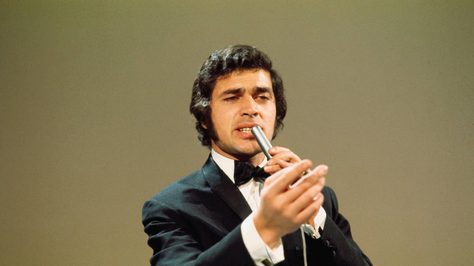 Engelbert Humperdinck and Priscilla Presley Reunite at 90 and 81 ...