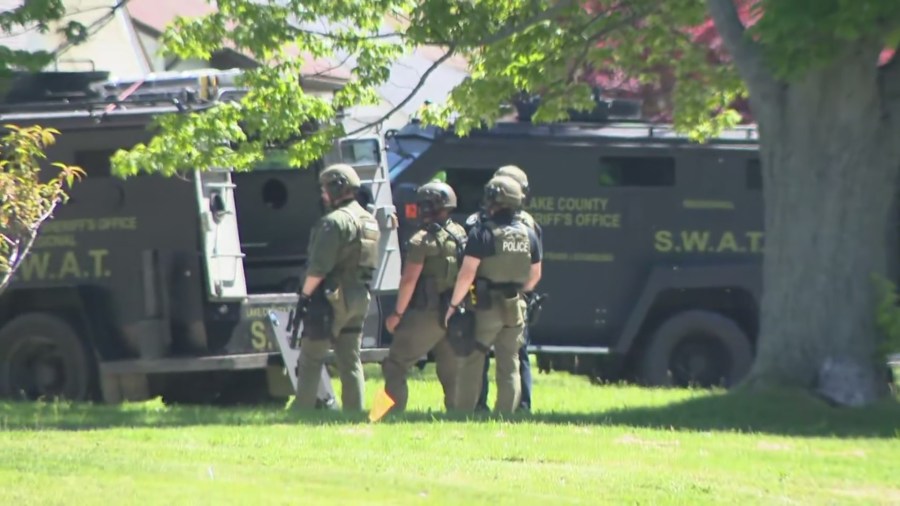 Suspect in custody after hourslong standoff in Mentor - AOL