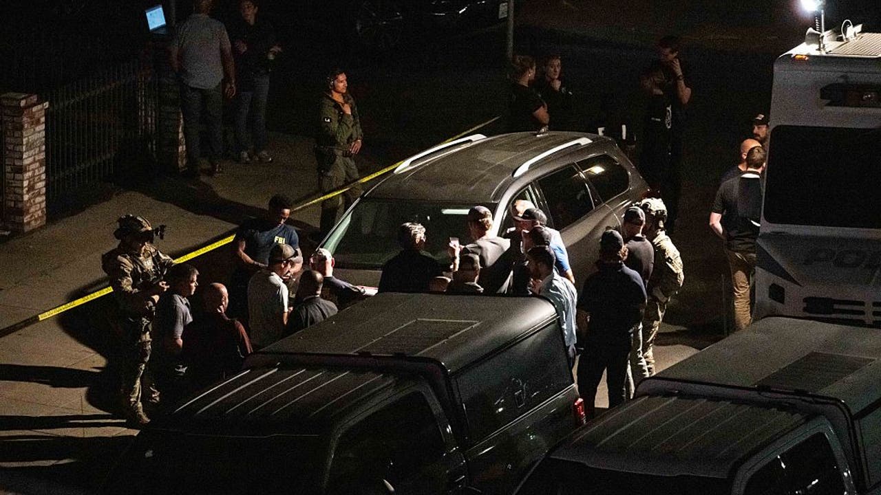 FBI kills Bakersfield hostage suspect at Chase Bank - AOL