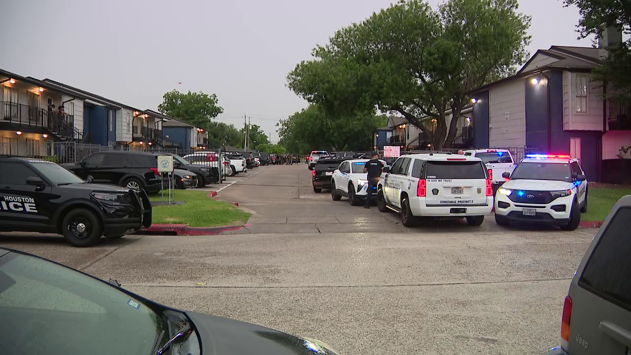Standoff ends in southeast Houston after suspect was found dead inside ...