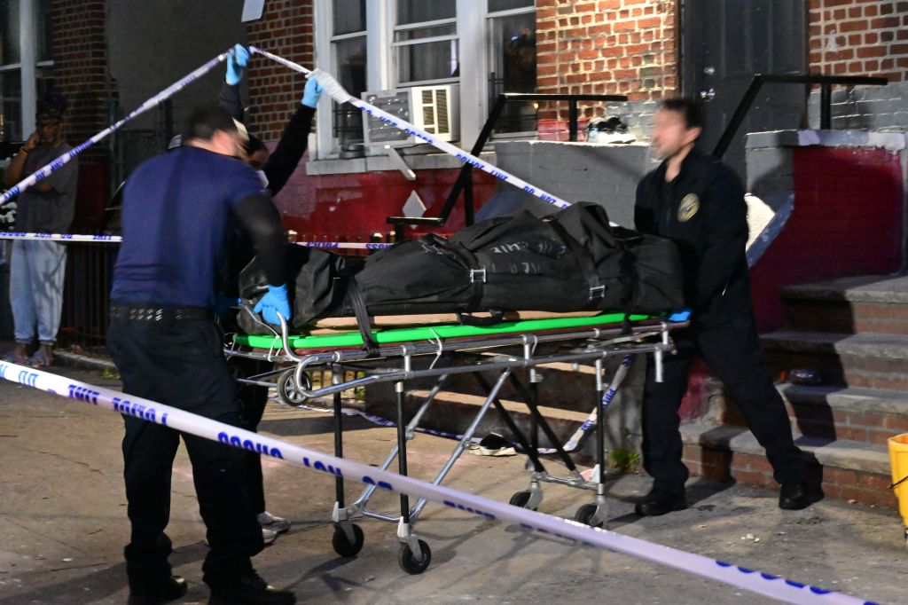 Dead man discovered in NYC apartment after foul odor spread in building ...