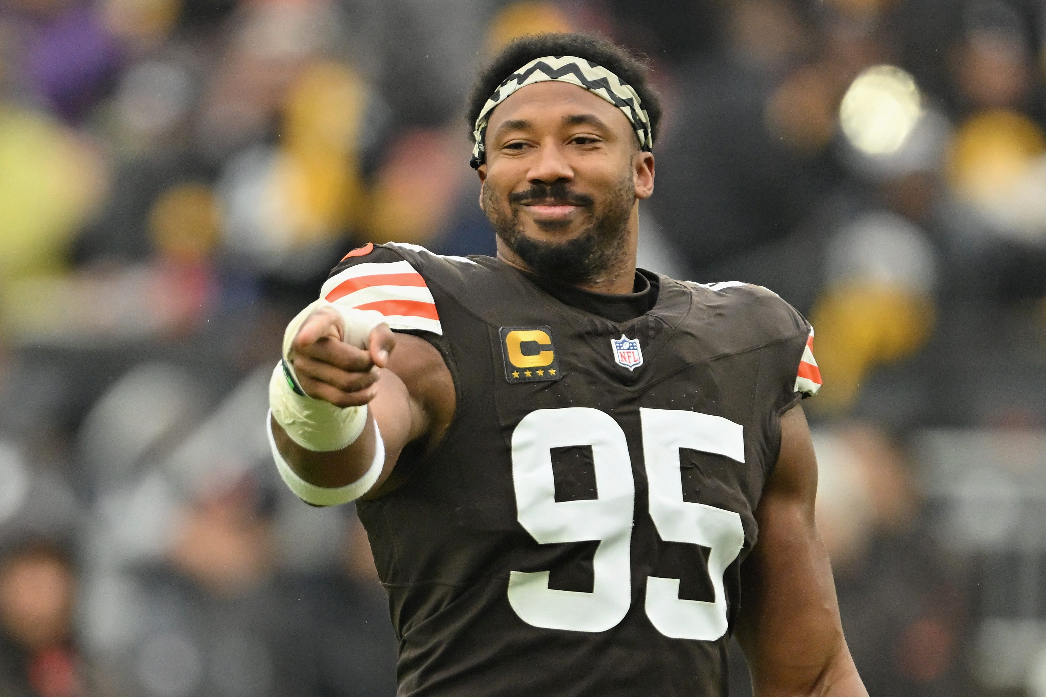 Ian Rapoport clarifies how Rams reworked Myles Garrett's contract - AOL