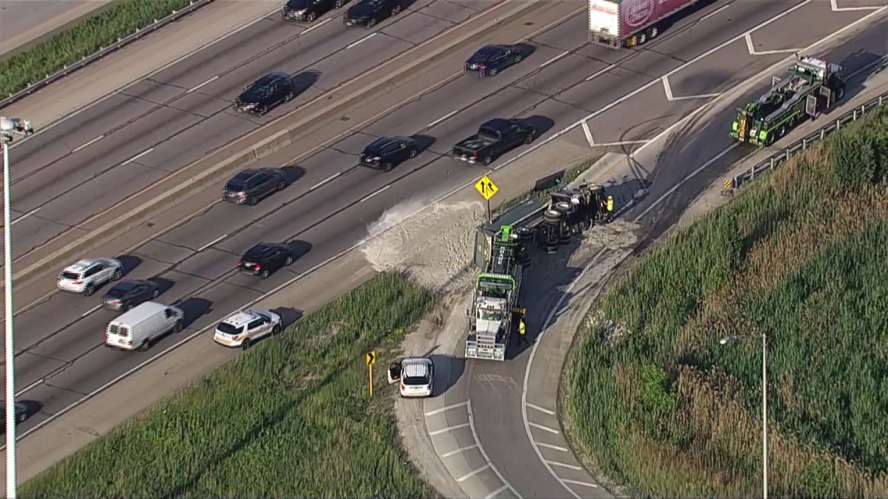 Rollover crash shuts down Eisenhower Expressway entrance ramp in ...