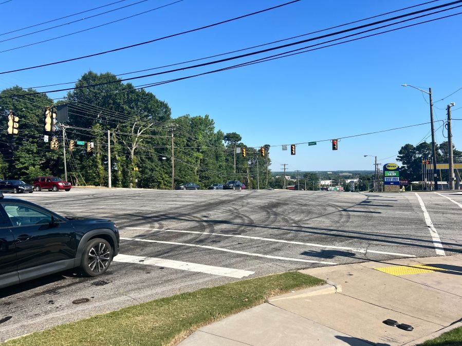 Two arrested after chase ends in crash in Greenville County - AOL